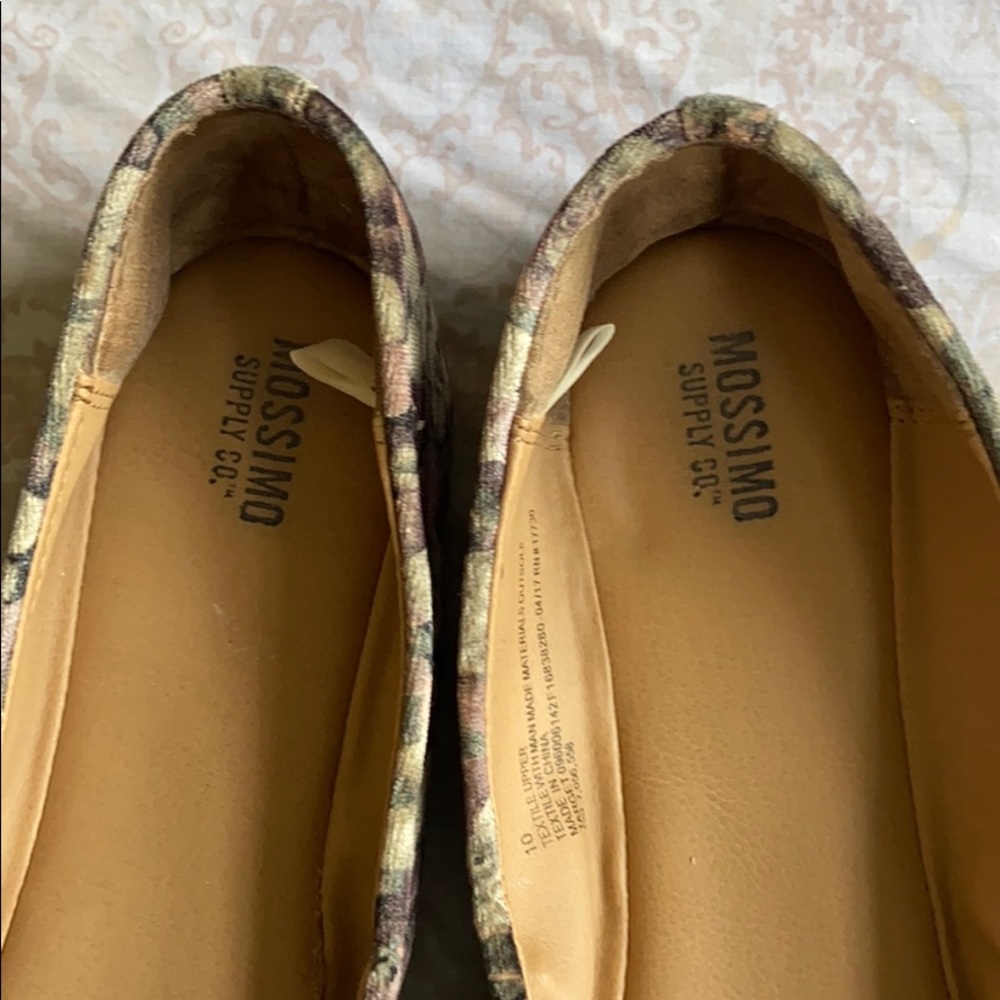Mossimo flats - Picture 3 of 6
